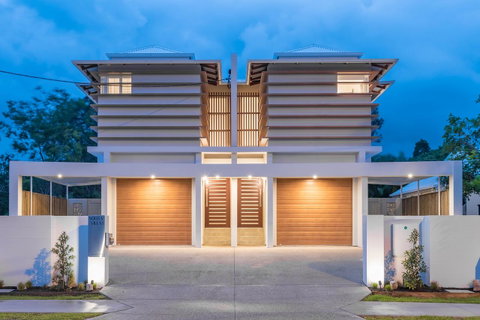 Noosa Villas - Tourism Townsville 0
