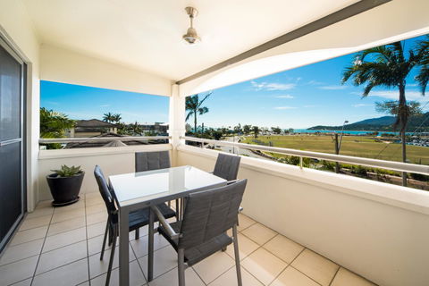 Portside Whitsunday Luxury Holiday Apartments - Tourism Townsville 4