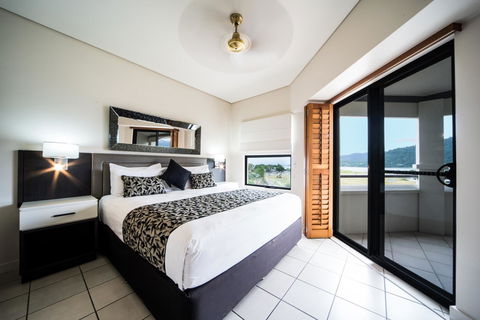 Portside Whitsunday Luxury Holiday Apartments - Tourism Townsville 10