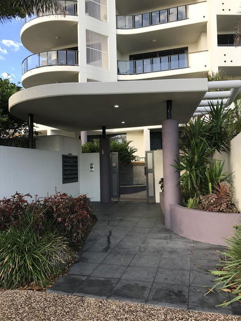 Meridian Alex Beach Apartments - Tourism Townsville 4