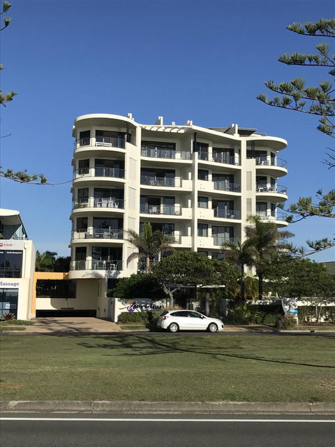Meridian Alex Beach Apartments - Tourism Townsville 0