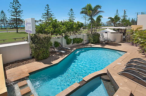 Meridian Alex Beach Apartments - Tourism Townsville 1