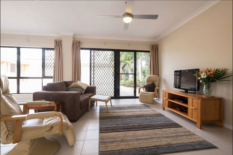 The Villa At The Bay - Tourism Townsville 7