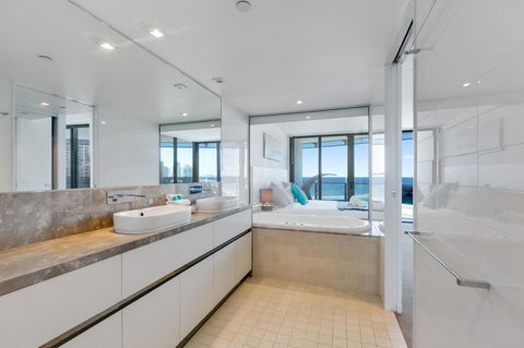 Soul 2 & 3 Bedroom Ocean View - We Accommodate - Tourism Townsville 21