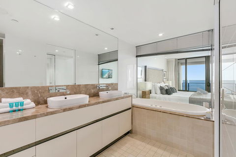 Soul 2 & 3 Bedroom Ocean View - We Accommodate - Tourism Townsville 2