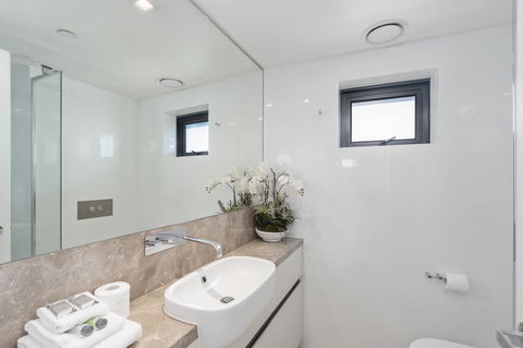 Soul 2 & 3 Bedroom Ocean View - We Accommodate - Tourism Townsville 8