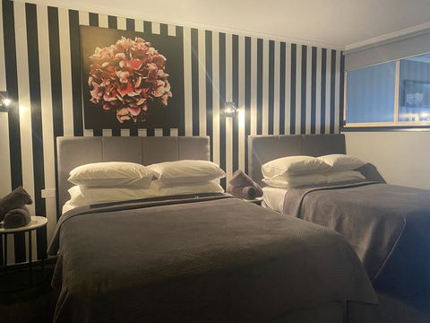 Waterside Holiday Rentals Unit 31 - Tourism Townsville 1
