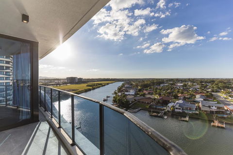 Waterview 3BR Modern Apartment Near Harbour Town - Waterpoint - Tourism Townsville 3