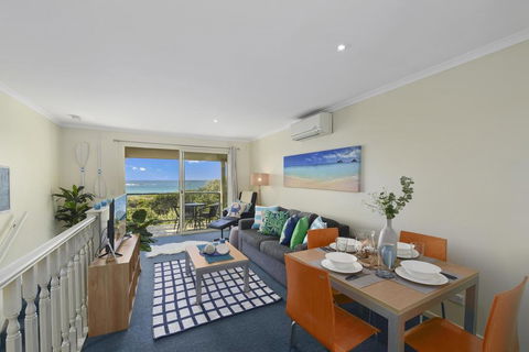 Waves At Sapphire - Tourism Townsville 2