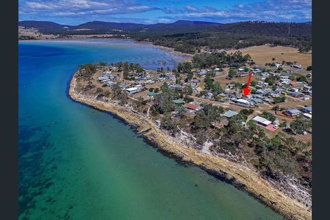 Weston Farm Seaside Stay - Tourism Townsville 0