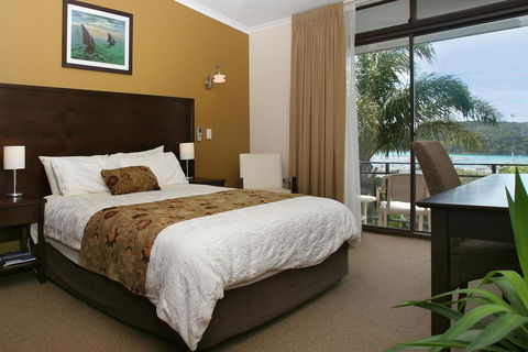 Whale Inn & Restaurant - Tourism Townsville 1