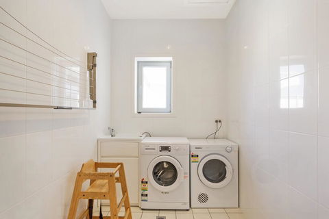 Wharf Apartment Unit 15 - Tourism Townsville 3