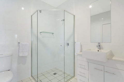 Wharf Apartment Unit 15 - Tourism Townsville 2