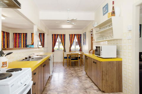 Wheelchair Friendly With Water Views - Welsby Pde, Bongaree - Tourism Townsville 2
