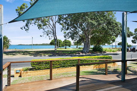 Wheelchair Friendly With Water Views - Welsby Pde, Bongaree - Tourism Townsville 3