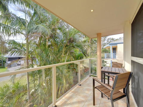 White Horses, 7A Achilles Street - Tourism Townsville 1