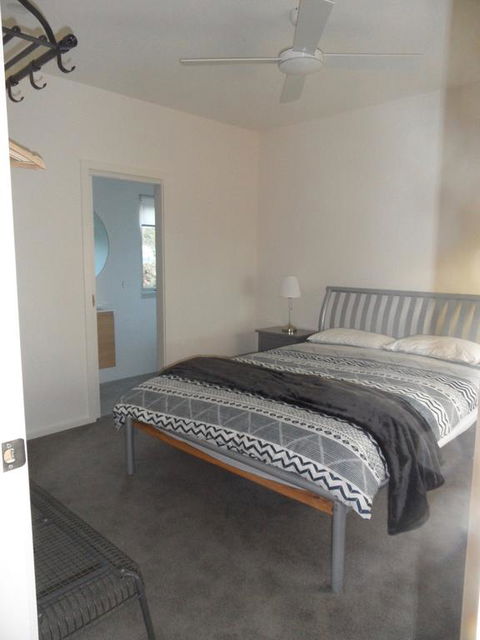 WHITE SHELLS HOLIDAY RENTAL - Tourism Townsville 3