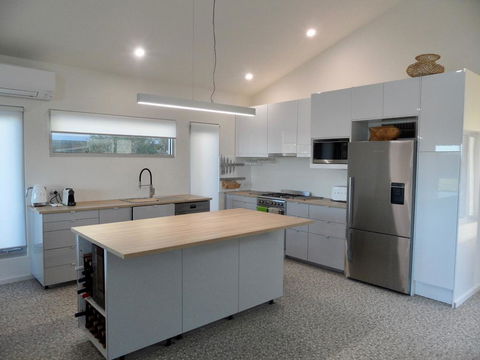 WHITE SHELLS HOLIDAY RENTAL - Tourism Townsville 2