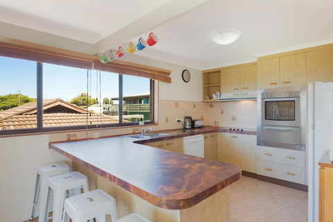 Williams Wonder - Large Beach House - Tourism Townsville 2