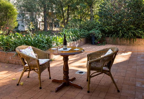 Wine Country Drive Guest House - Tourism Townsville 3
