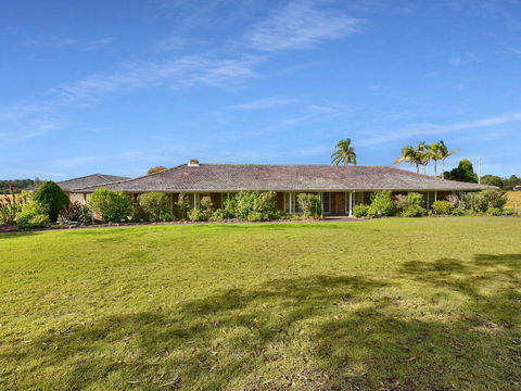 Wine Country Homestead 4-6br House - Tourism Townsville 0