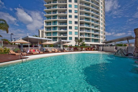 Wings Luxury Apartment Pink Poodle - Tourism Townsville 1