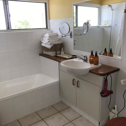 Winston Cottage - Tourism Townsville 3