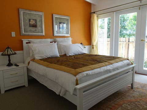 Winston Cottage - Tourism Townsville 0