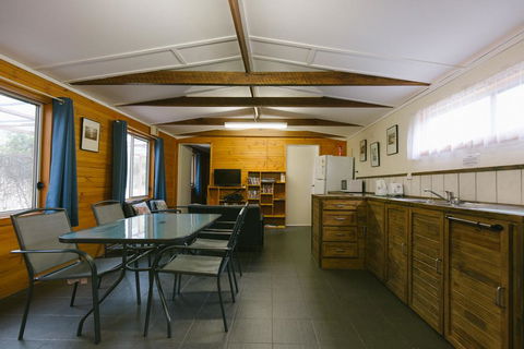 Wonboyn Cabins - Tourism Townsville 0