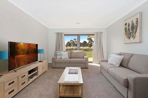 Woodbine Waters - Tourism Townsville 0