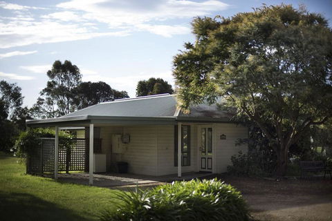 Woongara Cottage - Pet Friendly Country Retreat - Tourism Townsville 1