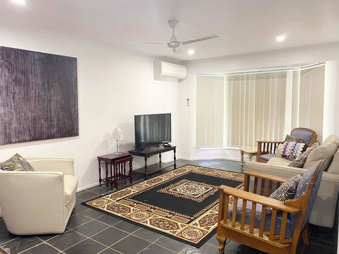 Woorim Secluded Palms Cottage - Tourism Townsville 2