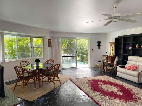 Woorim Secluded Palms Villa - Tourism Townsville 2