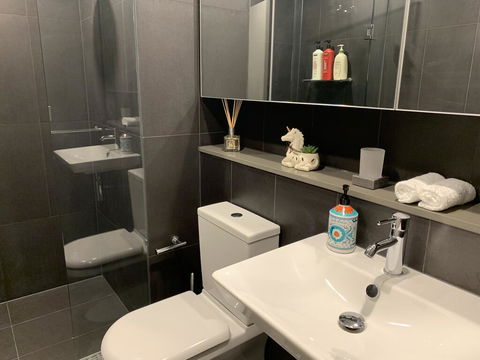 Xu's Residence@888 Collins St - Tourism Townsville 2