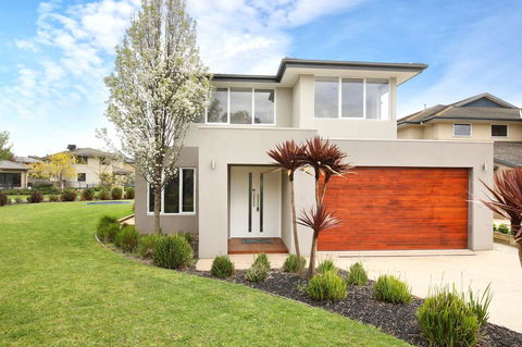 Xus Residence - Tourism Townsville 0