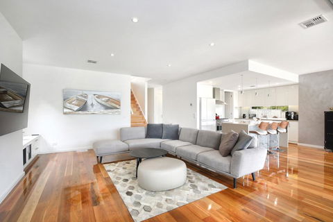 Xus Residence - Tourism Townsville 2