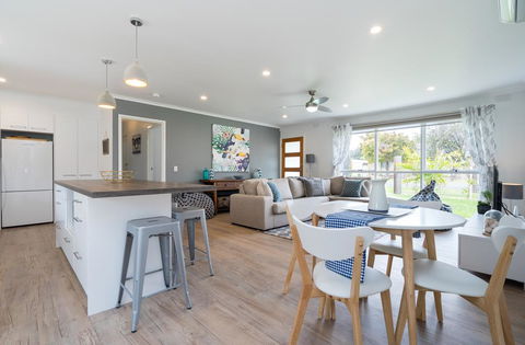 Xanadu Shores - Tourism Townsville 3