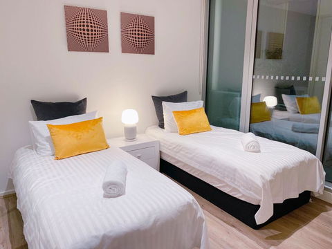 Xu's Residence@888 Collins St - Tourism Townsville 3