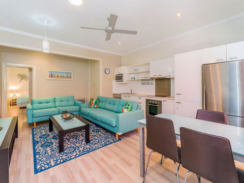 Yamba Daze - Sunset - Pet Friendly - Tourism Townsville 1