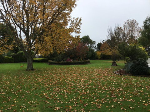 Yarragon Dairy Family Room - Tourism Townsville 0