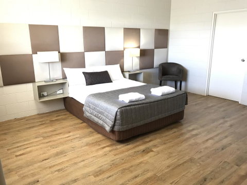 Yongala Lodge By The Strand - Tourism Townsville 3