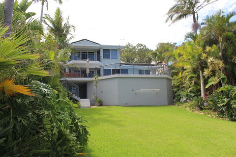 Zaffiro Beach House - Tourism Townsville 0
