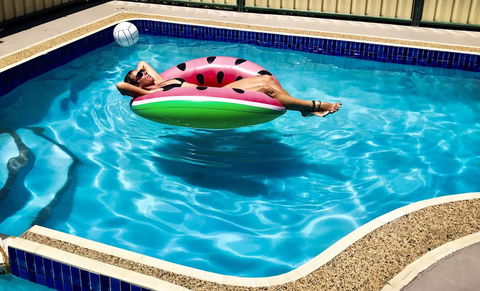 ZED MOTELS Tropical Gateway - Tourism Townsville 1