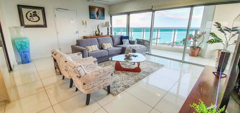 ZEN BY THE WATER - Darwin Premier Retreat - Tourism Townsville 0