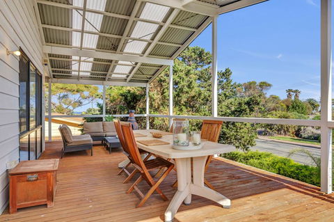 Zephyr Shores - Tourism Townsville 0