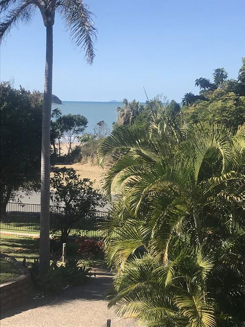 Zilzie House - Tourism Townsville 3