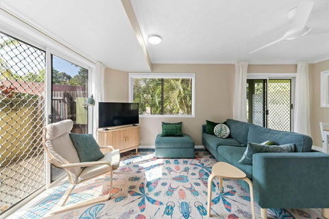 2 Bedroom Townhouse On Cook - Tourism Townsville 1