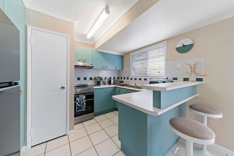 2 Bedroom Townhouse On Cook - Tourism Townsville 3