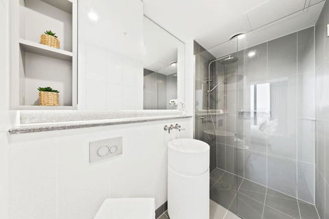 A 3BR Apt Next To Melbourne Central FREE Parking - Tourism Townsville 3