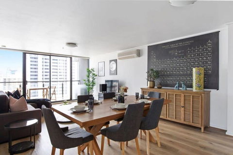 A 3BR Apt Next To Southern Cross FREE Parking - Tourism Townsville 0